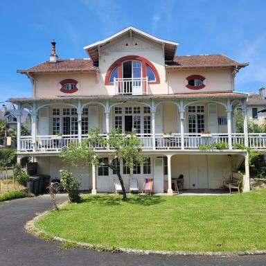 Villa Balcony Lons