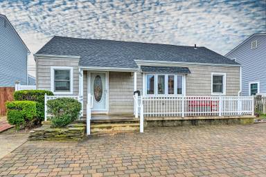 Cottage Brigantine