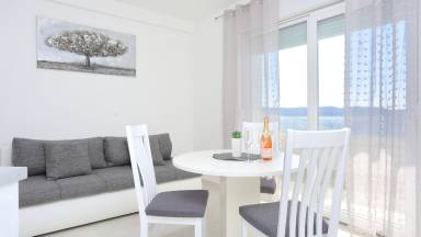 Wohnung mit Terrasse und Pool | Meerblick | Nah am Strand