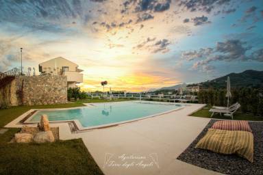 Wunderschönes Appartement in Pietra Ligure mit Pool