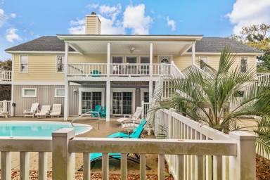 House Emerald Isle