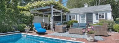 Bed and breakfast  Greenport
