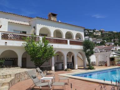 Villa  Roses