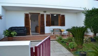Villa con giardino