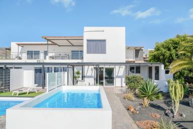 Holiday home with private pool, barbeque & terrace
