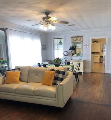 Farmhouse  Lafayette