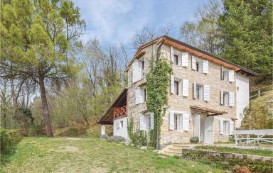 Ferienhaus mit Sauna in Tarzo, Venetien, Italien. Hund erlaubt.