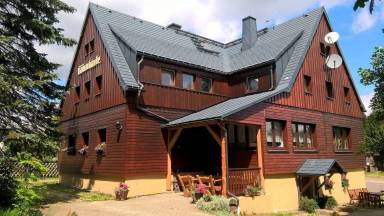 Appartement in Hermsdorf/Erzgebirge mit Großem Garten