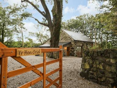 Cottage Cwm-y-glo