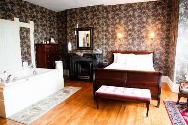 Bed and breakfast  Ludington