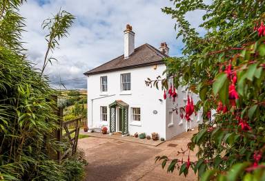 House  Beesands