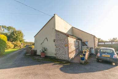 Cottage Clutton
