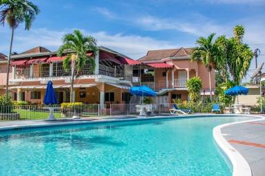 Accommodation Runaway Bay