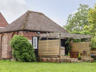Cottage Garlinge Green