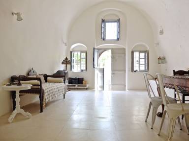 House with terrace, private pool & garden