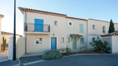 Ferienwohnung mit Hund am Meer in Aigues-Mortes - Frankreich