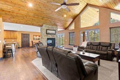 Experience a Fabulous Getaway with Sturgis Vacation Rentals - HomeToGo