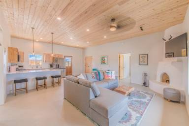 House Pet-friendly Ranchos de Taos
