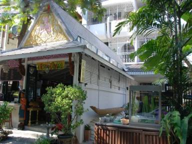 Serviced apartment Silom