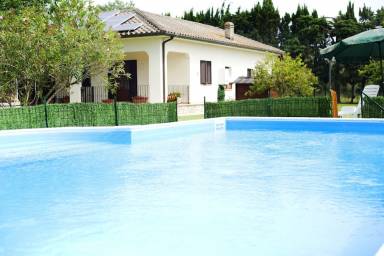 Alloggio con giardino, piscina e terrazza | Vista sulla piscina