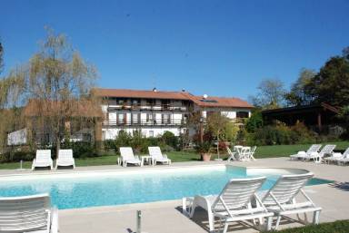 Appartement in Suno mit Grill & Pool
