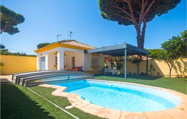 Casa vacacional con piscina privada, barbacoa y jardín
