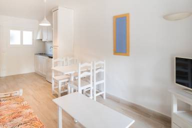Aparthotel con piscina, terraza y jardín | Vistas al jardín | Ideal para teletrabajar