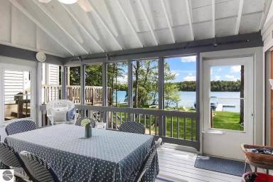 House Lake Ann