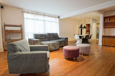 120 m² Apartment