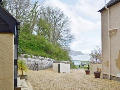 Cottage with garden & barbeque | Sea view