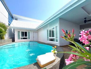 300 m² Villa