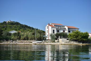 Apartment Mali Pašman