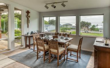 House  Yachats