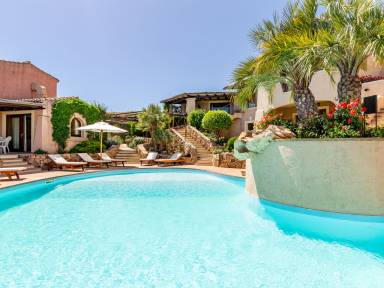 Casa con giardino, terrazza e piscina | Vista sul mare