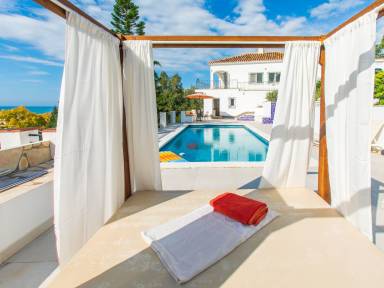 Casa vacacional con terraza, barbacoa y piscina privada | Vistas a la montaña