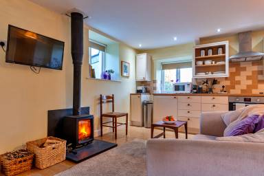 Studio flat Forrabury and Minster