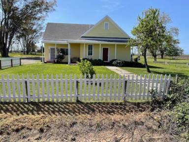 Farmhouse  Elk Grove