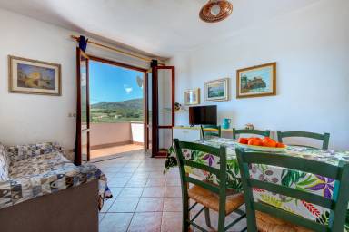 Apartment mit Garten, Terrasse und Pool