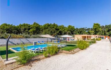 214 m² House