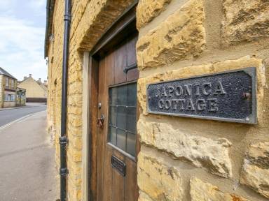 Airbnb  Bourton-on-the-Water