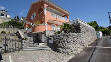 Meraviglioso appartamento con giardino e griglia