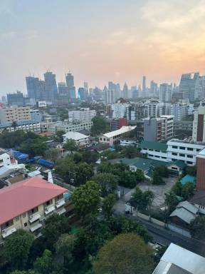 Apartment Khlong Toei