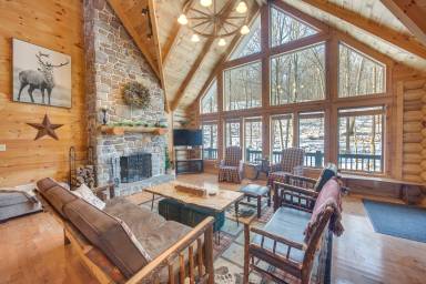 371 m² House