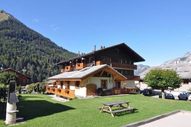 Merveilleux appartement avec jardin et barbecue | Vue montagne | Près des pistes de ski