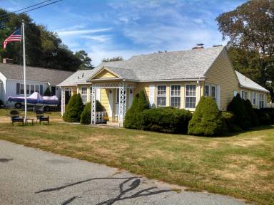 Cottage Pet-friendly Giants Neck