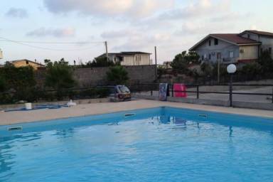 Familienfreundliche Ferienwohnung mit Pool und Garten | Bergblick