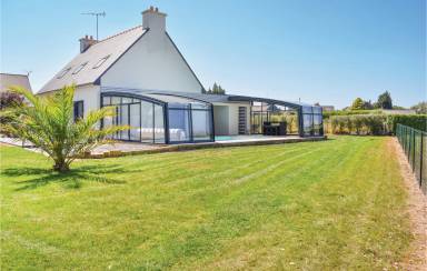 Ferienhaus mit Pool für 8 Gäste mit Hund in Plouézec, Bretagne, Frankreich