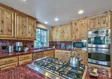 House  Echo Lake
