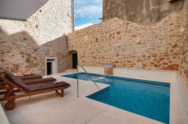 Villa mit privatem Pool, Whirlpool und Sauna | Poolblick