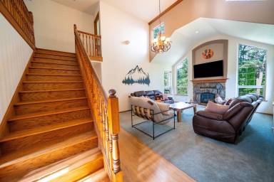 Airbnb  Columbia Falls